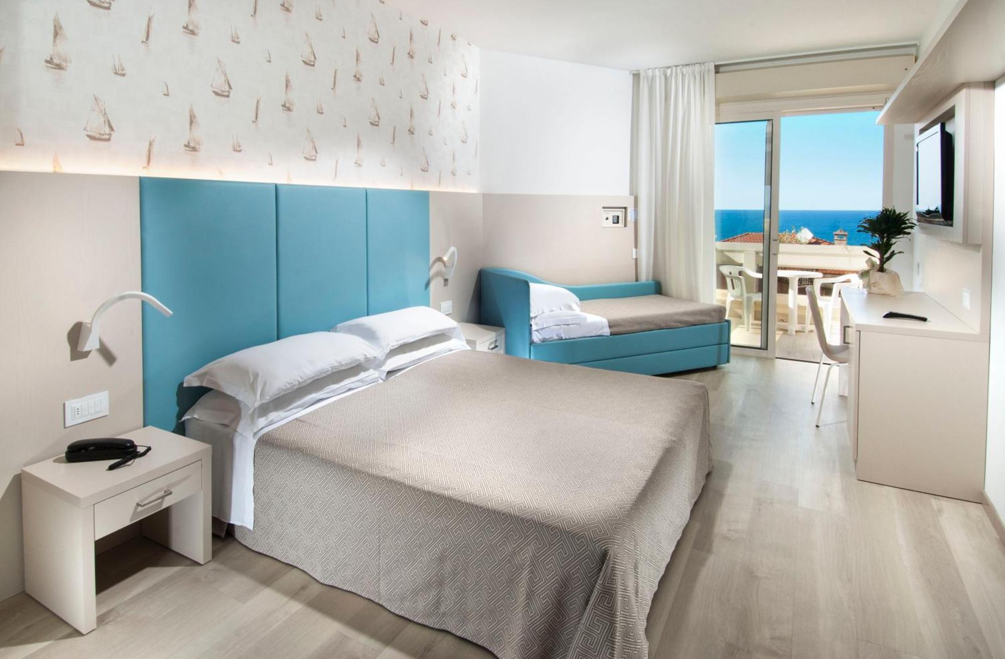 Hotel Prestige Cattolica Exteriör bild