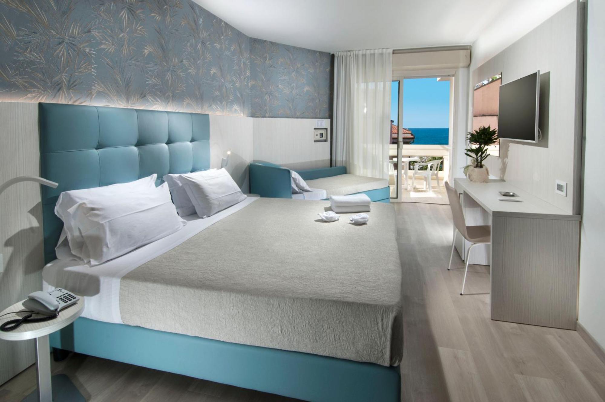 Hotel Prestige Cattolica Exteriör bild