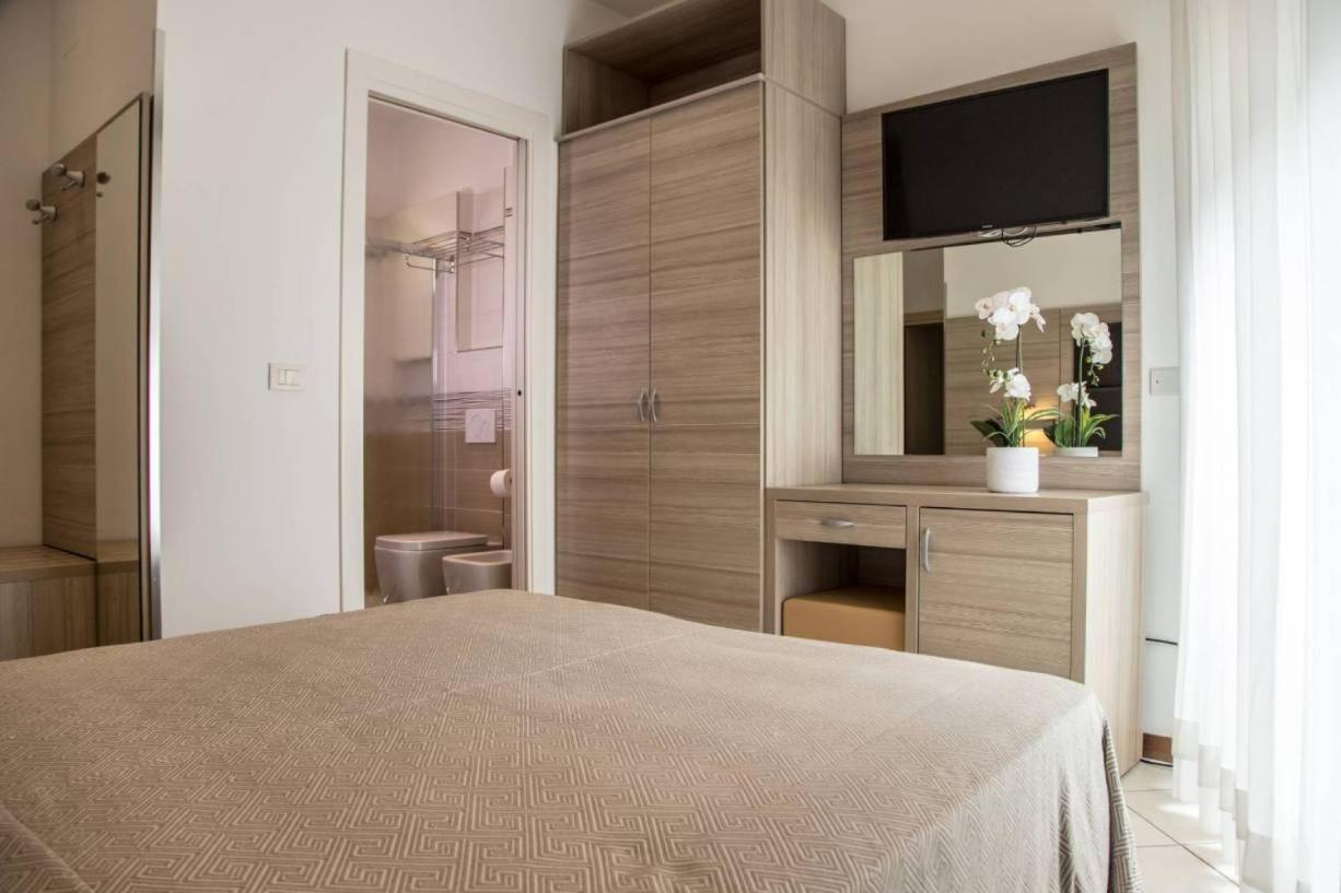 Hotel Prestige Cattolica Exteriör bild