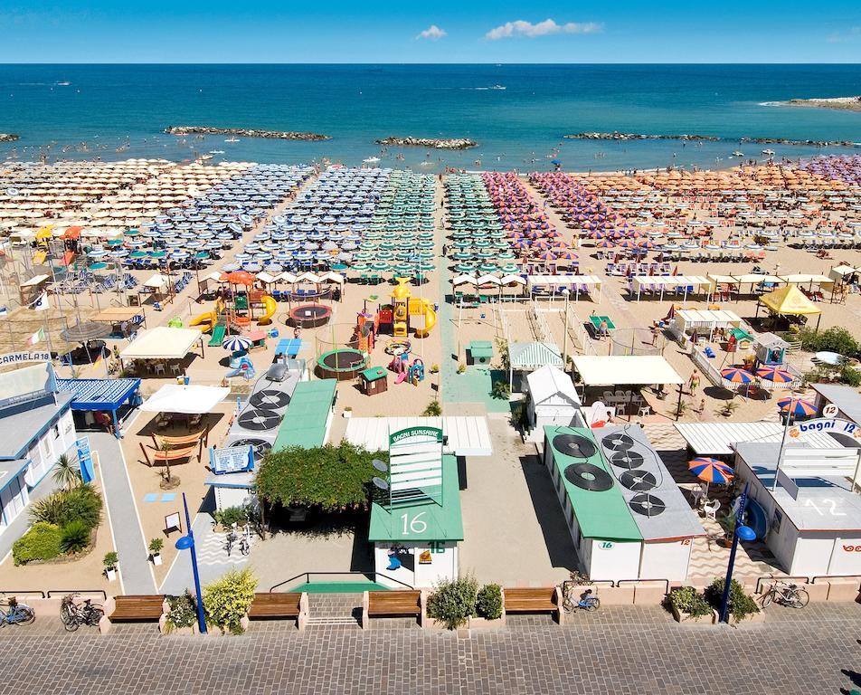 Hotel Prestige Cattolica Exteriör bild