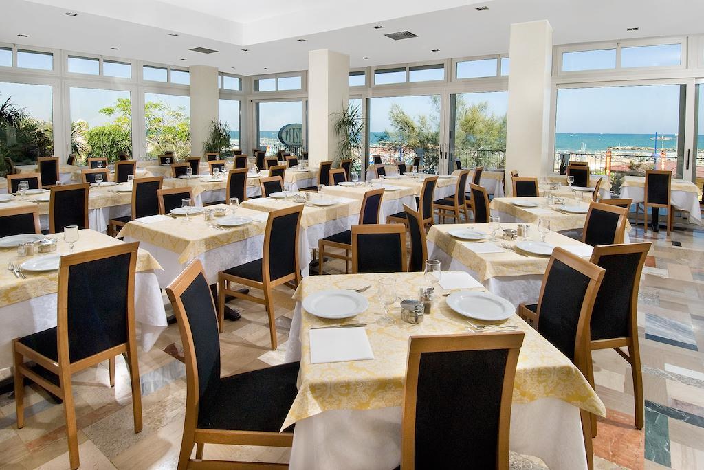 Hotel Prestige Cattolica Exteriör bild