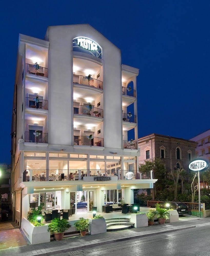 Hotel Prestige Cattolica Exteriör bild