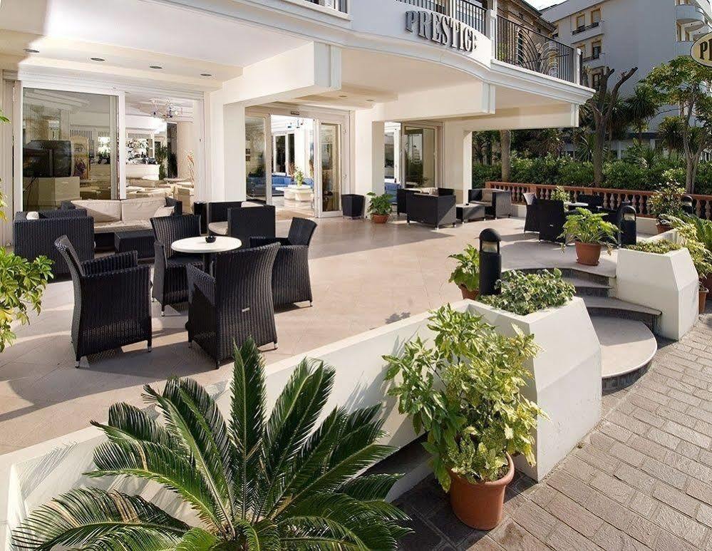 Hotel Prestige Cattolica Exteriör bild