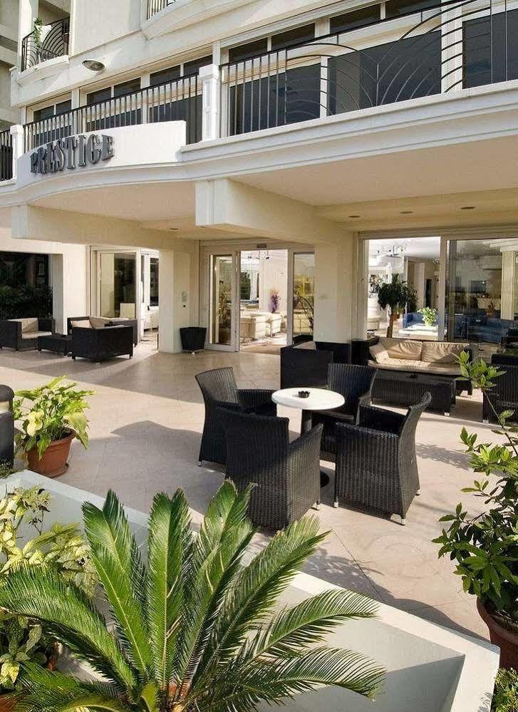 Hotel Prestige Cattolica Exteriör bild